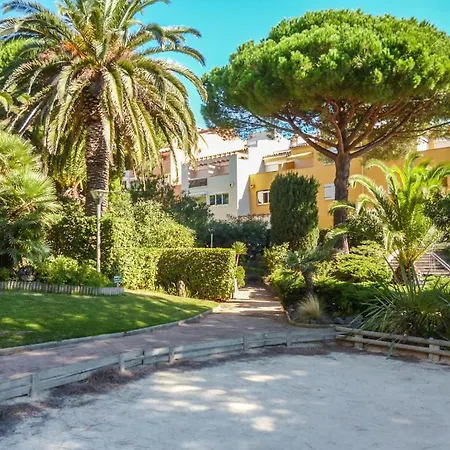 Grand F2 40 M2 Centre Port, Loggia 5m2, Vue Jardin, Belle Terrasse, Parking Privé * Agde